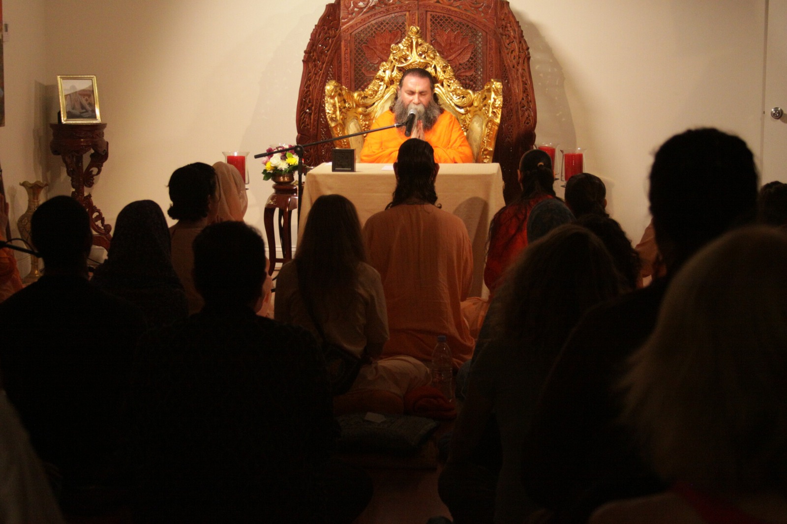 Prabhuji teaching