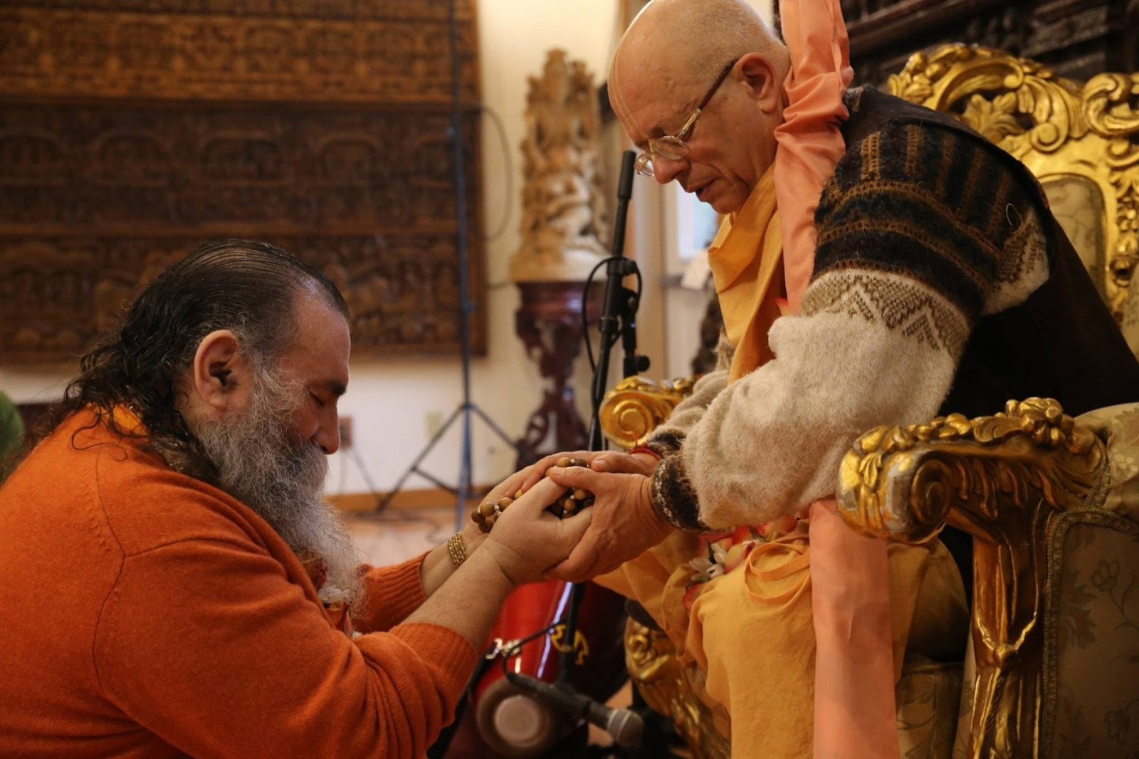 Prabhuji with Gurudev Atulananda 1
